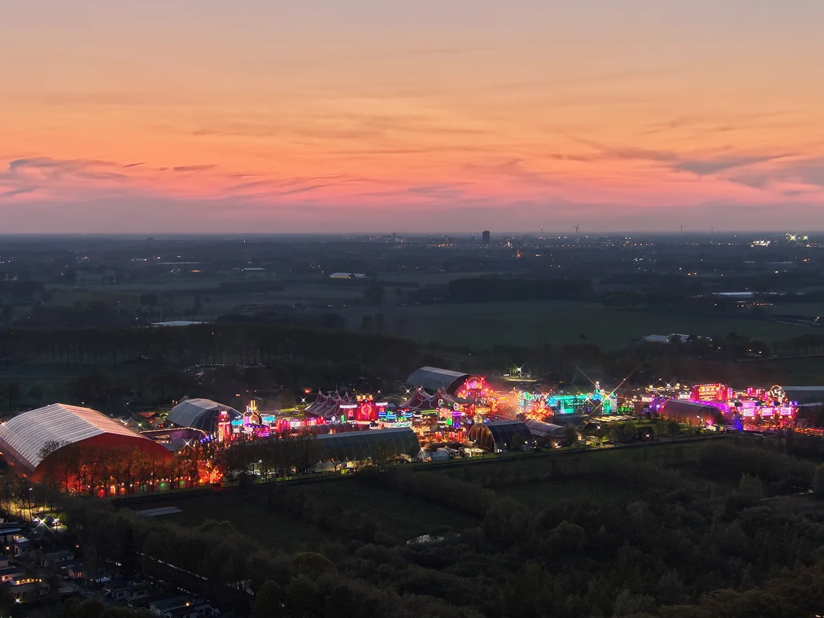 Paaspop festival crowd control security, CNTRL collaboration drone teams, traffic flow monitoring, parking area surveillance